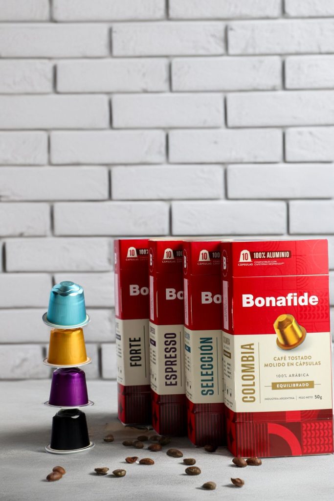 Productos Bonafide como café en grano, cápsulas compatibles y chocolates disponibles con despacho en Santiago.